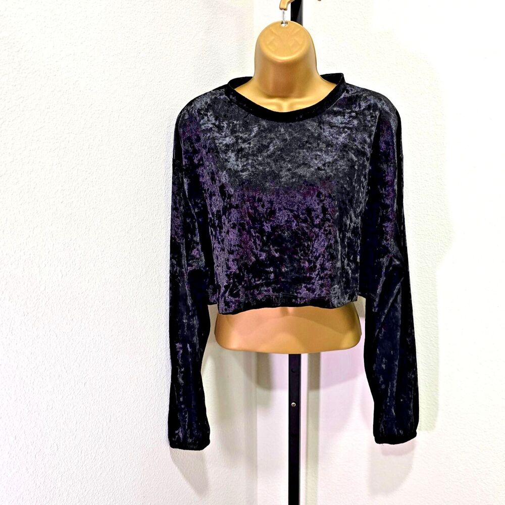 Black Crushed Velvet Crop Top Womens Oversized Med Emo Grunge Edgy Rocker Goth